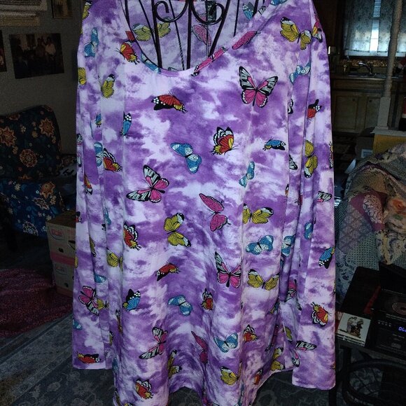 plus sized queen shirt  with butterflies tye dye - Picture 1 of 1